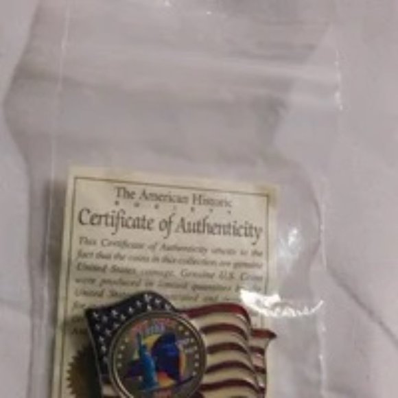 The American Historic Flag Enameled lapel pin 2001 Statue of Liberty New York - Picture 2 of 7